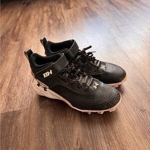 Under Armour Black and White Athletic Cleats